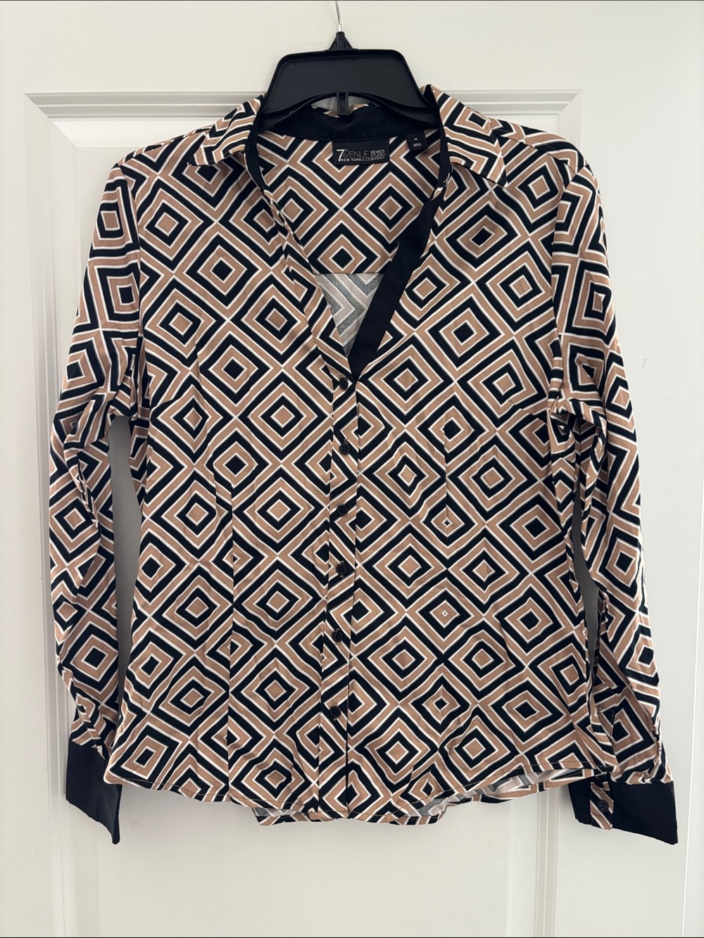 New York & Company Black & Tan Geometric Diamond-Print Button-Down Shirt